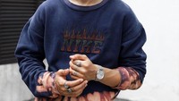 Memulai karir dari tahun 2017, Asad Motawh mulai bernyanyi sejak usianya masih menginjak 16 tahun. Beberapa lagunya seperti Senyum hingga Percaya selalu merajai tangga musik. Foto: Instagram @asad.motawh