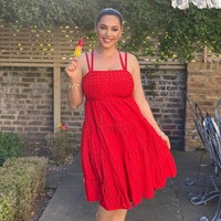 Ilmuwan menerangkan bahwa ukuran ideal atau sempurna seorang wanita ada yang memiliki tinggi badan 168 cm, dengan lingkar dada 99 cm, lingkar pinggul 91 cm dan berat badan 63 kg. Foto: Instagram/@iamkb