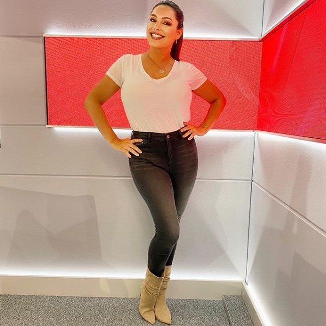 Penelitian dari University of Texas mengungkap bahwa Kelly Brook memiliki ukuran tubuh wanita yang paling sempurna. Foto: Instagram/@iamkb