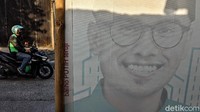 Pilkada Tangsel diikuti 3 pasangan yakni Muhamad-Saraswati, Nur Azizah-Ruhamaben, dan Benyamin Davnie-Pilar Saga. 