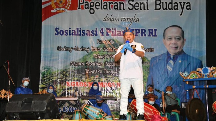 Pagelaran Seni Budaya (PSB) dalam rangka Sosialisasi Empat Pilar MPR di aula Gedung Kesenian Cianjur,