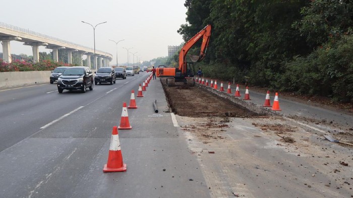 Perbaikan jalan di ruas Tol Jagorawi