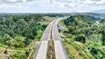 Indah! Tol Pertama Sulawesi Utara Meliuk di Antara Bukit