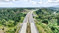 Pembangunan Tol Manado-Bitung sepanjang  40 km dibagi menjadi dua seksi yakni Seksi 1 Ring Road Manado-Sukur-Air Madidi sepanjang 14 km.