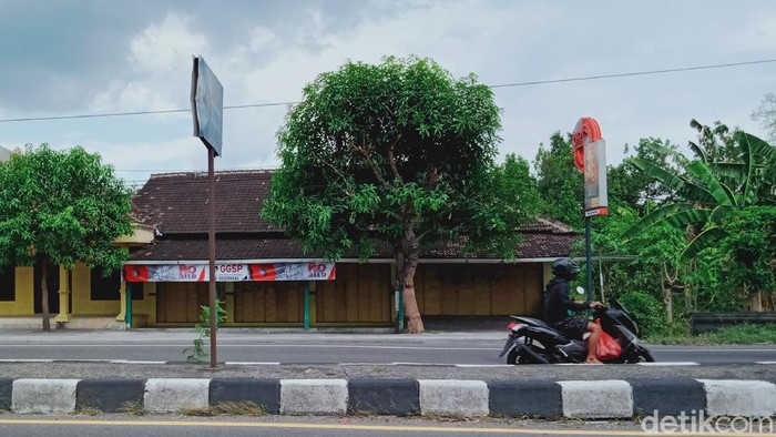 Warung makan di Klaten yang saat ini tutup karena kasus Corona, Sabtu (3/10/2020).