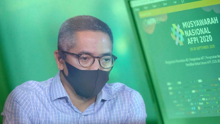 Adrian Gunadi Lanjutkan Kepemimpinan AFPI Asosiasi Fintech Pendanaan Bersama Indonesia (AFPI) gelar Munas 2020 di Jakarta. Adrian Gunadi terpilih kembali menjadi Ketum AFPI.