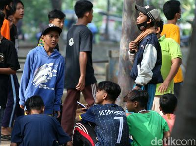 Aduh! Anak-anak Ini Berkumpul dan Abaikan Protokol Kesehatan