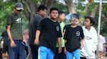 Aduh! Anak-anak Ini Berkumpul dan Abaikan Protokol Kesehatan