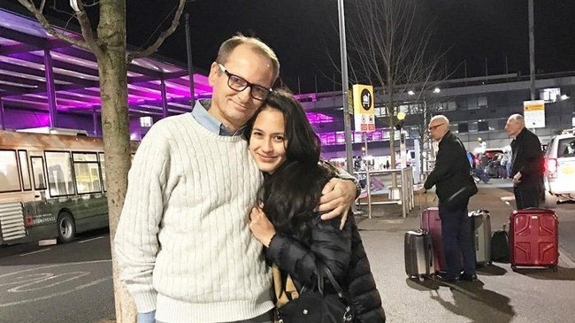 Hampir sama seperti Yasmin, Pevita Pearce juga memiliki ayah yang berasal dari Inggris, Brawell Pearce. Begini kekompakan keduanya saat berfoto bersama. Foto: Instagram