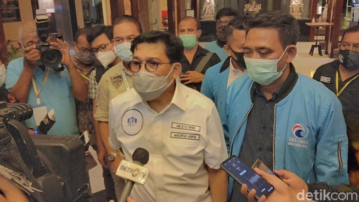 Bannernya Dicopot, Cawali Machfud Arifin Sebut Pemkot Surabaya Curang