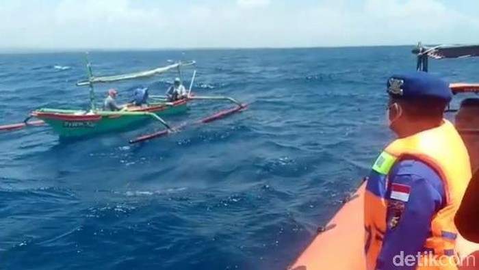 Dua Nelayan Tanjung Ditemukan Selamat Mengapung di Tengah Laut