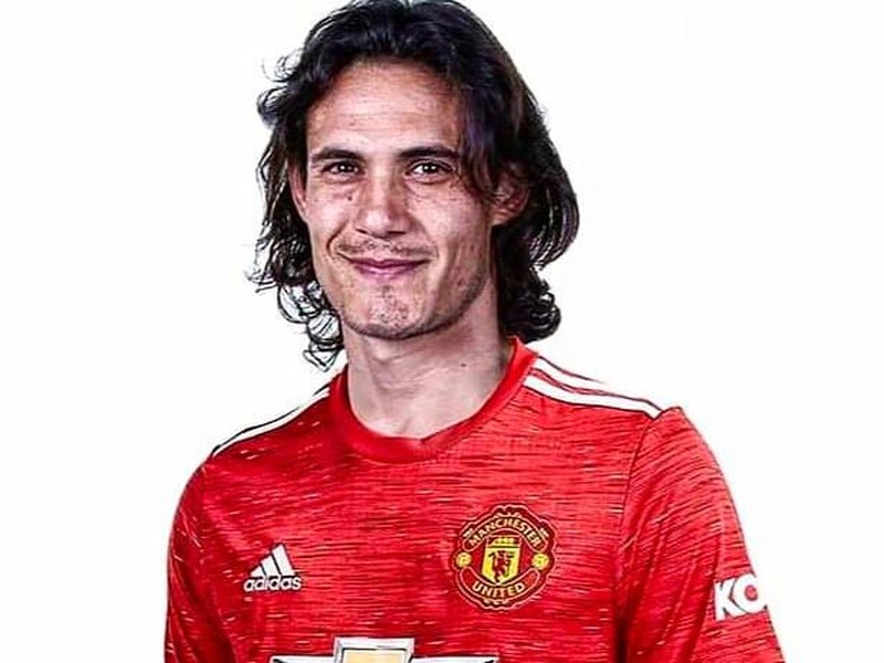 Menjelang penutupan bursa transfer musim panas, Edison Cavani dikabarkan ke Man United. Netizen pun meramaikan dengan mengedit Cavani berseragam Setan Merah.