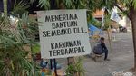 Potret Karyawan Hotel Garden Palace Surabaya yang Bertahan di Tenda