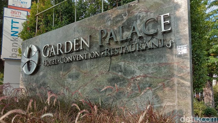 Hotel di Surabaya yang karyawannya minta bantuan sembako.