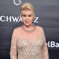 Pernikahan Ivana Trump dengan pria berusia lebih muda darinya Rossano Rubicondi hanya bertahan setahun. Keduanya bercerai pada 2009. Namun setelah cerai, mereka menjalani hubungan cinta lagi putus-sambung hingga pada 2019 ini, Ivana mengaku sudah benar-benar putus dari Rossano. Foto: Getty Images/Pascal Le Segretain