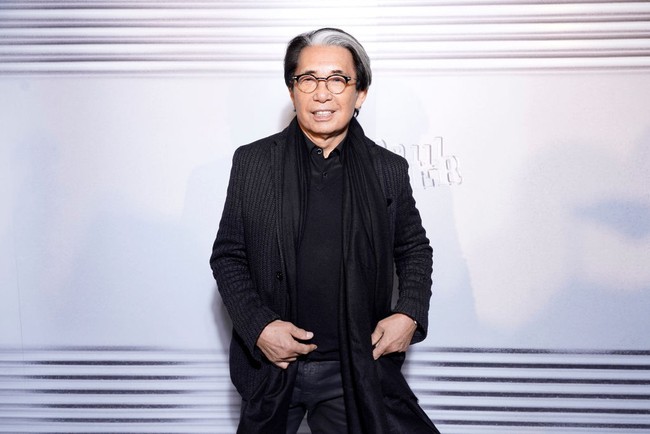 Pandemi COVID-19 juga merenggut nyawa Kenzo Takada, desainer yang juga pendiri rumah mode Kenzo. Kenzo founder Kenzo Takada dies from Covid-19: spokesperson, demikian berita singkat dari kantor berita AFP, Minggu (4/10/2020) malam. Desainer kelahiran Jepang yang hijrah ke Paris itu meninggal dalam usia 81 tahun.  (Foto: Getty Images For Jean-Paul Gault/Francois Durand)