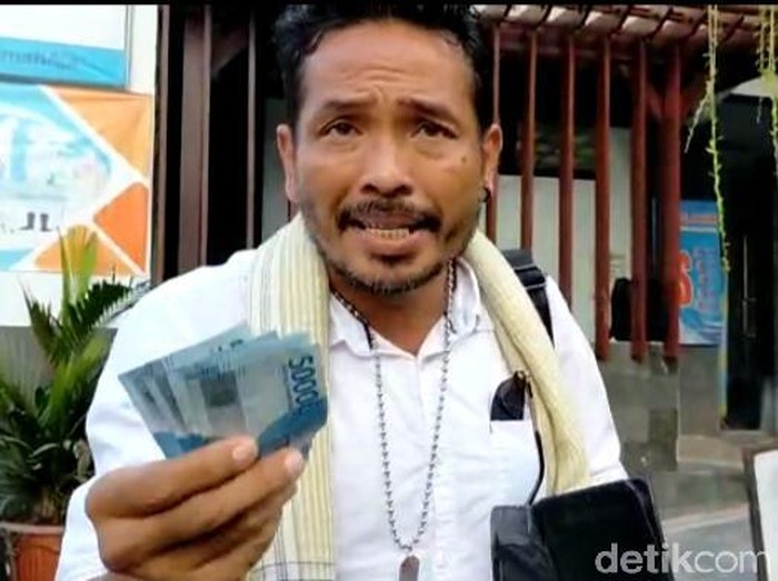 M. Yunus Wahyudi, anggota LSM di Banyuwangi