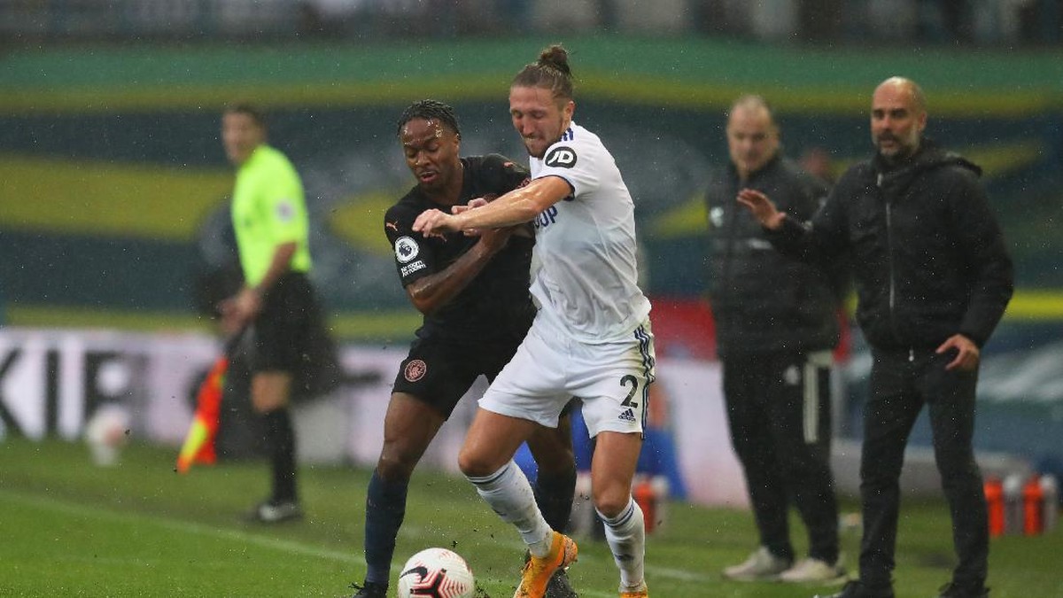 Manchester City unggul 1-0 atas Leeds United di babak pertama. (Foto: Getty Images/Catherine Ivill)