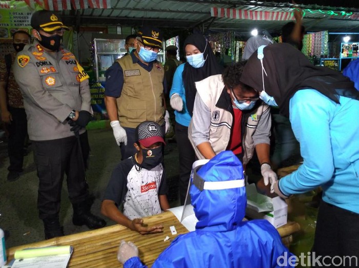 Pengunjung Stadion di Mojokerto Kocar-kacir Dirazia Petugas, Ternyata Marak Tak Pakai Masker