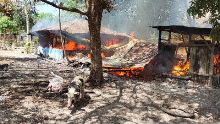 Rumah Dibakar Akibat Bentrokan di Kupang