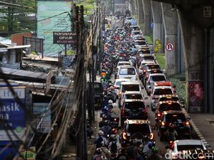 Ada Pengerjaan Proyek, Kawasan Ciledug Macet