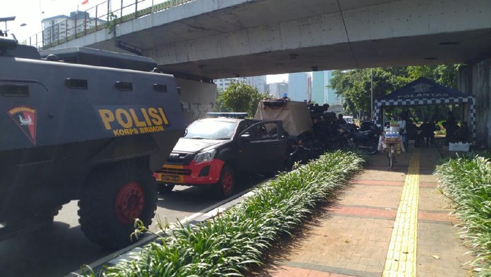 Antisipasi Demo, Polisi Siagakan Baracuda-Water Canon di Sekitar DPR