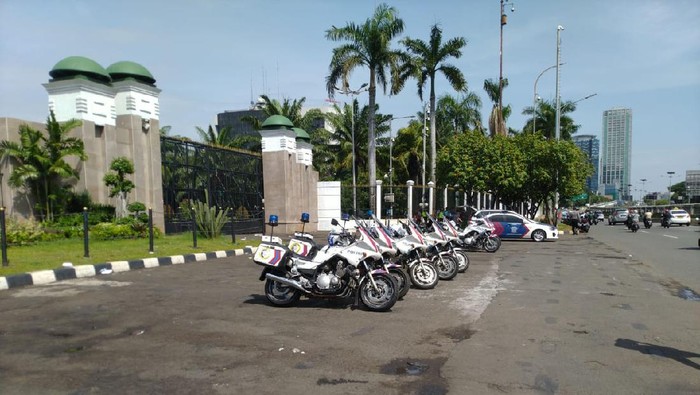 Antisipasi Demo, Polisi Siagakan Baracuda-Water Canon di Sekitar DPR