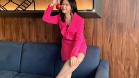 Parasnya yang manis membuat Jodie punya banyak penggemar. Salah satu potret cantiknya saat berpose dengan sebuah apel merah ini. Foto: Instagram @brisiajodie96