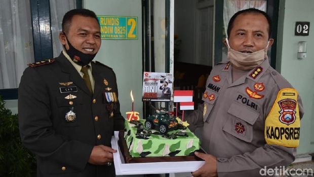 Bupati Anas Ajak TNI Terus Bersinergi