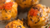 Perpanjangan masa PSBB membuat foodies terbatas makan di luar. Eits tapi bukan berarti tak bisa jajan, dimsum saus mentai dengan topping tobiko ini bisa diantar sampai ke rumah kamu. Cukup pesan via online di @dim_otgFoto : instagram @dim_otg