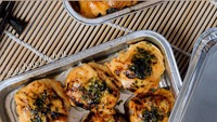 Di @aelyns.kitchen ada siomay mentai yang tak kalah lezat. Adonan siomay terbuat dari campuran ayam dan udang. Taburan nori juga membuat rasanya makin autentik. Hati-hati kalap!Foto : instagram @aelyns.kitchen