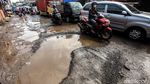 Duh, Jalan Berlubang di Kabupaten Bogor Bahayakan Pengendara