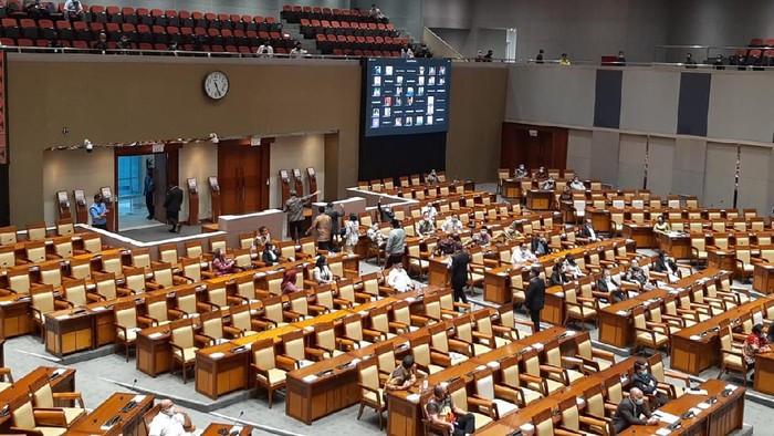 Fraksi Partai Demokrat walk out dari sidang paripurna pengesahan RUU Cipta Kerja