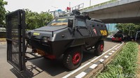 Mobil-mobil pengamanan juga diturunkan di sejumlah titik.
