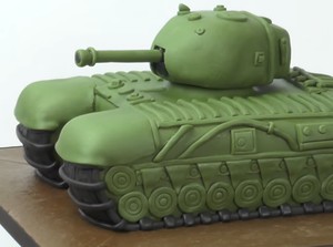 HUT TNI Ke-75, Ada Cake Hijau Loreng hingga Berhias Tank Baja