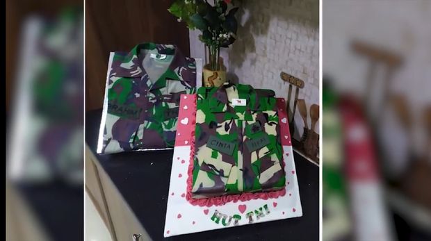 HUT TNI Ke-75, Ada Cake Hijau Loreng hingga Berhias Tank Baja