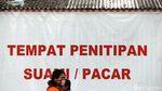Ini Lho Spanduk Penitipan Suami/Pacar yang Bikin Kepo Warga