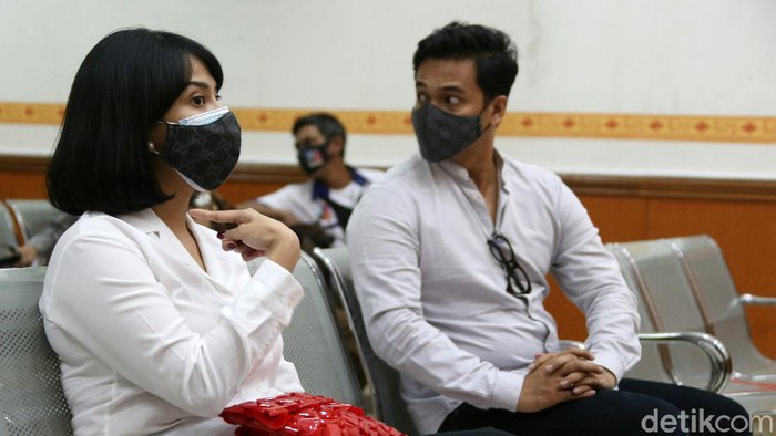 Vanessa Angel memberikan keterangan dalam lanjutan sidang kepemilikan pil xanax di PN Jakbar. Vanessa mengaku mengkonsumsi pil xanax di sel tahanan di Surabaya.