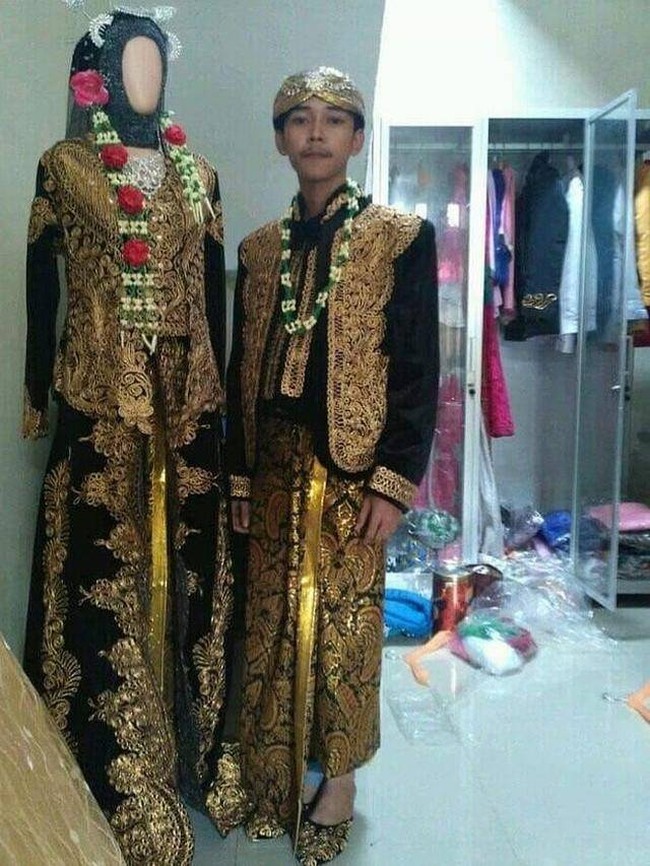 Mari kita sama-sama doakan agar pernikahan keduanya bisa berjalan dengan lancar. Cocok nggak nih? Foto: Instagram/@dagelan.id