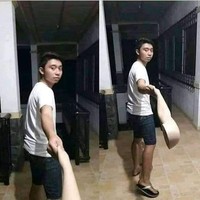 Namanya juga pacaran dengan manekin, jadi tidak boleh kasar dan harus hati-hati. Kalau nggak hati-hati, gini deh jadinya.. Foto: Instagram/@id.dagelan