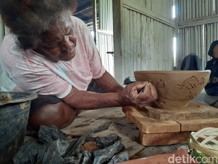 Kampung Abar perajin gerabah Papua