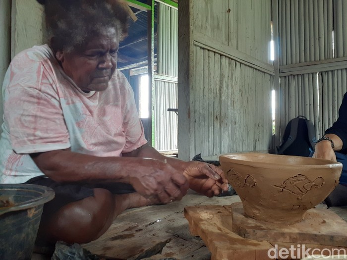 Kampung Abar perajin gerabah Papua