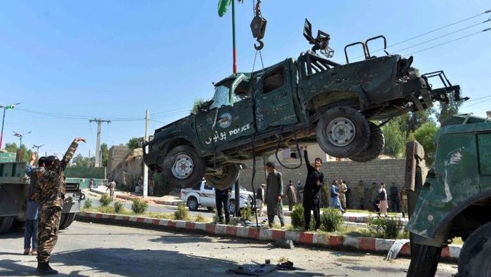 Kendaraan pelaku bom bunuh diri di Afghanistan (AFP Photo)