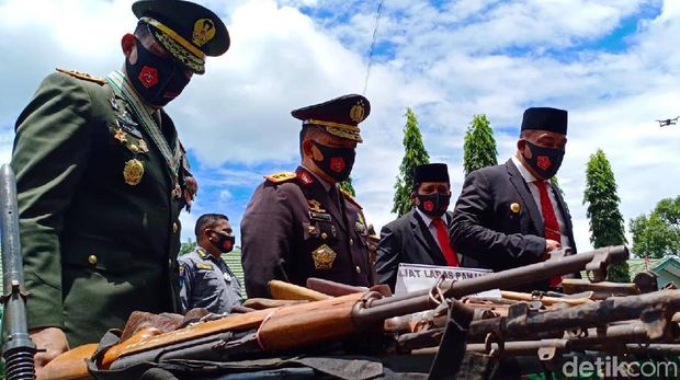 Kodam Pattimura memusnahkan ratusan senjata api sisa konflik.