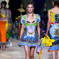 Fashion show koleksi terbaru Versace di Milan Womens Fashion Week, Milan, Italia, 25 September 2020. (Photo by Handout/Versace Press Office via Getty Images)