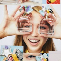 Anak dari bos penerbitan Jefferson Hack itu pun dilaporkan sedang disiapkan Kate Moss untuk menjadi seorang superstar. Beberapa waktu lalu, Lila sendiri sudah mulai menjajal dunia modeling yang lebih luas dengan menjadi model parfum Perfect keluaran Marc Jacobs. Foto: Instagam @lilamoss