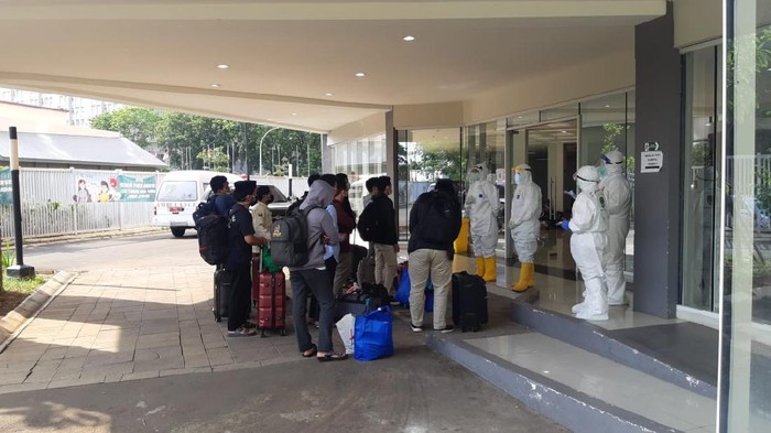 Mahasiswa PTIQ Positif Corona Dibawa ke Wisma Atlet