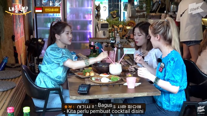 member omg cicip makanan indonesia Member Oh My Girl Cicip Mie Rica hingga Es Kelapa