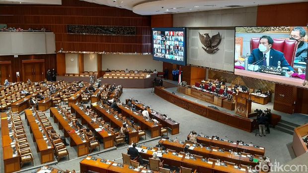 Paripurna pengesahan omnibus law RUU Cipta Kerja (Azizah/detikcom).