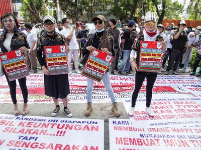 Pekerja Hiburan Malam Gelar Aksi, Protokol Kesehatannya Dimana?